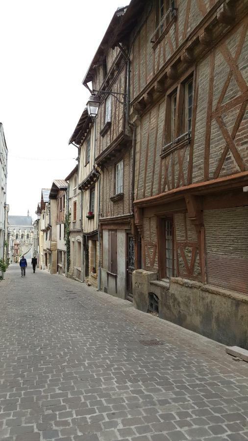 Grand Appartement Chaleureux Thouars Exterior foto