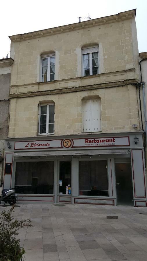 Grand Appartement Chaleureux Thouars Exterior foto
