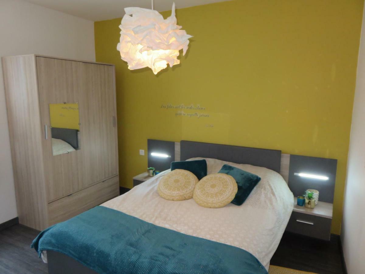 Grand Appartement Chaleureux Thouars Exterior foto