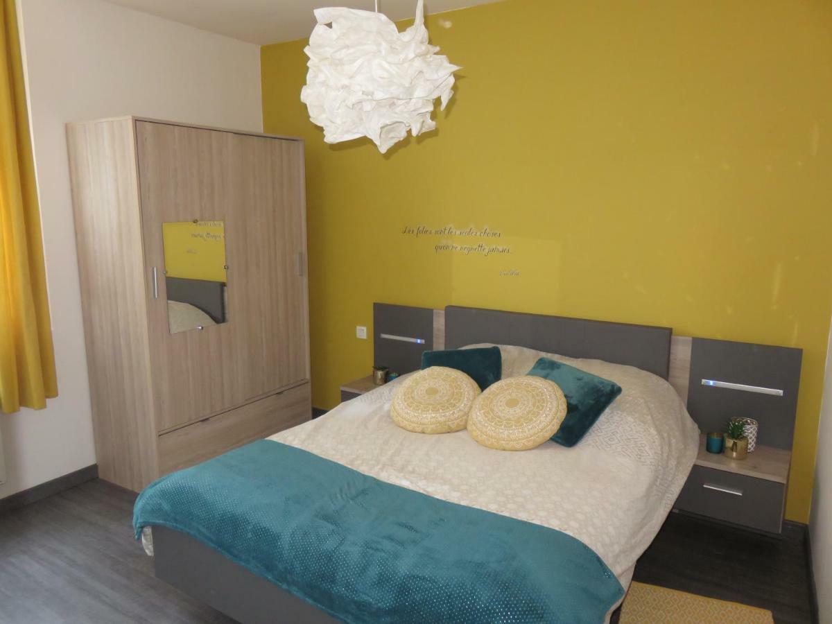 Grand Appartement Chaleureux Thouars Exterior foto
